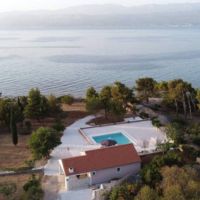 Holiday home with terrace, private pool and barbecue Mountain view